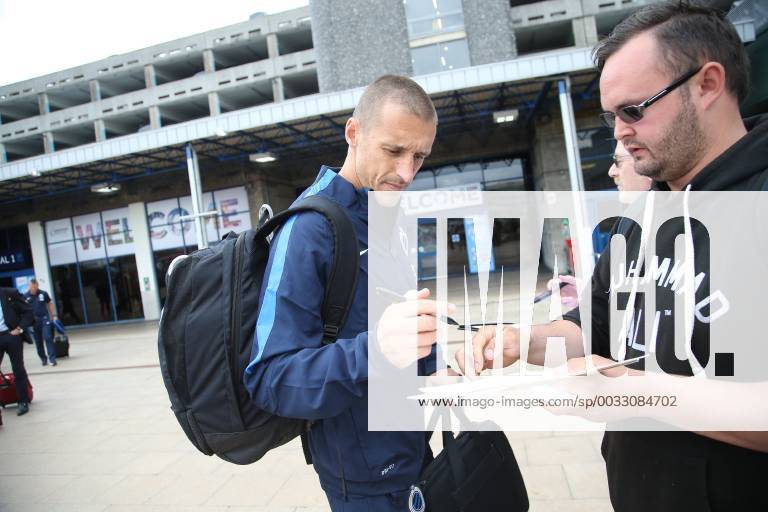 - MANCHESTER, UNITED KINGDOM: Club s Timmy Simons pictured at the arrival of Club Brugge, at Manchester Airport, England, Monday 17 August 2015. Belgian first league soccer team Club Brugge will play tomorrow the first leg game of the play-offs of the Uefa Champions League competition against British soccer club Manchester United ManU BRUNOxFAHY x84279076x