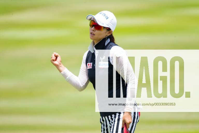 South Korean golfer Hong Ran competes in the Brunei Ladies Open golf tournament during the 2018 China LPGA Golf Damen Tour in Brunei, 19 March 2018. Hong Ran earned her first victory since 2010 on Monday (19 March 2018) when the South Korean golfer won the inaugural Brunei Ladies Open title after going wire-to-wire for a five stroke win. The 31-year-old closed with a bogey-free round of seven-under 64, the same score she posted in the opening round, to finish on 18-under par for the tournament. Her fourth career win was worth KRW140 million (US$130,774). Hong s compatriots Choi Ka-ram (64), Ji Han-sol (66) Han Jin-seon (68) and Jang Eun-soo (68) were equal runners-up at the Empire Hotel and Country Club course. The KRW700 million tournament was sanctioned by the China LPGA Tour, the Brunei Darussalam Golf Association and the LPGA of South Korea Tour (KLPGA). Hong goes wire-to-wire for Brunei win pbu771107_10