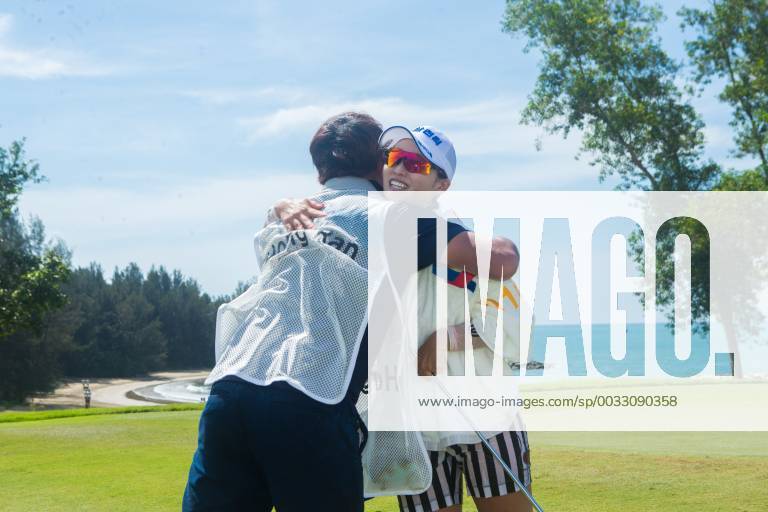 South Korean golfer Hong Ran celebrates after winning the Brunei Ladies Open golf tournament during the 2018 CLPGA Tour in Brunei, 19 March 2018. Hong Ran earned her first victory since 2010 on Monday (19 March 2018) when the South Korean golfer won the inaugural Brunei Ladies Open title after going wire-to-wire for a five stroke win. The 31-year-old closed with a bogey-free round of seven-under 64, the same score she posted in the opening round, to finish on 18-under par for the tournament. Her fourth career win was worth KRW140 million (US$130,774). Hong s compatriots Choi Ka-ram (64), Ji Han-sol (66) Han Jin-seon (68) and Jang Eun-soo (68) were equal runners-up at the Empire Hotel and Country Club course. The KRW700 million tournament was sanctioned by the China LPGA Golf Damen Tour, the Brunei Darussalam Golf Association and the LPGA of South Korea Tour (KLPGA). Hong goes wire-to-wire for Brunei win pbu771107_15