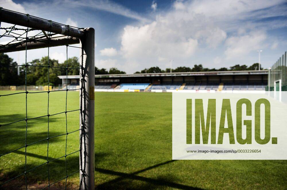Fußball, Stadiongeschichte SC Paderborn - SCHLOSS NEUHAUS, GERMANY: The original stadium of SC Paderborn 07 in Schloss Neuhaus, the football club who got promoted into the Bundesliga in May 2014, Tuesday 15 July 2014. CHRISTOPHExKETELS x60378264x