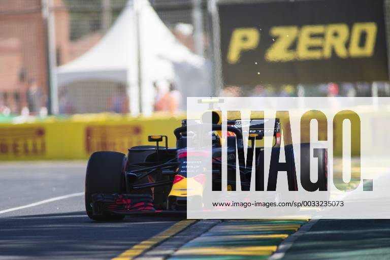 23rd March 2018, Melbourne Grand Prix Circuit, Melbourne, Australia; Melbourne Formula One Grand Prix, Friday free practice; The number 33 Aston Martin Red Bull driven by Max Verstappen ActionPlus12004169