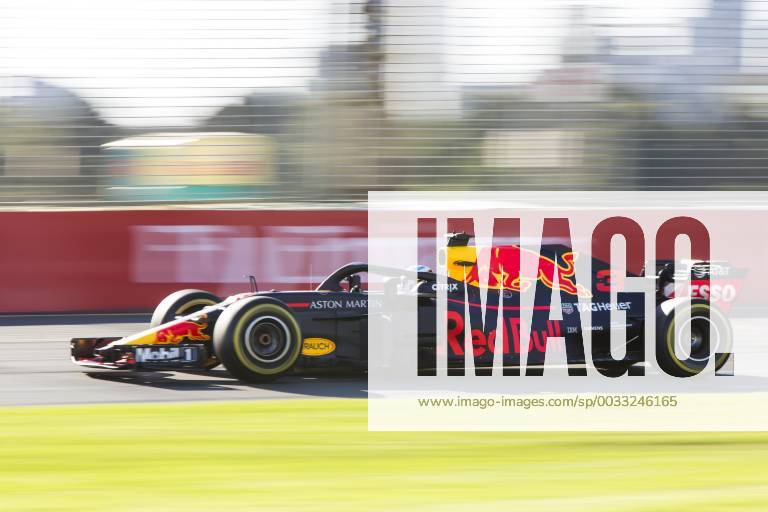 23rd March 2018, Melbourne Grand Prix Circuit, Melbourne, Australia; Melbourne Formula One Grand Prix, Friday free practice; The number 3 Aston Martin Red Bull driven by Daniel Ricciardo ActionPlus12004202