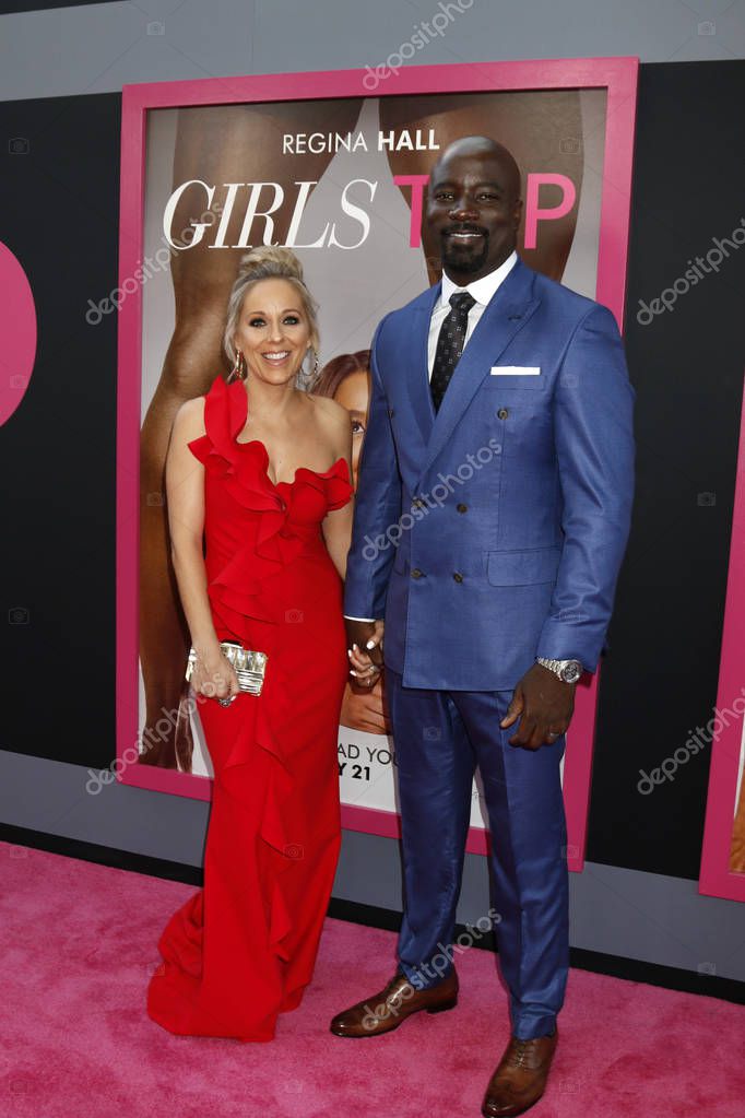 LOS ANGELES - JUL 13: Iva Colter, Mike Colter at the Girls Trip Premiere at the Regal Cinemas on July 13, 2017 in Los Angeles, CA