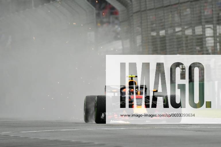 Max Verstappen (NLD) 33 from the Aston Martin Red Bull Racing team creates a rooster tail down the main straight during practice session three at the 2018 Australian Formula One Grand Prix at Albert Park, Melbourne, Australia. Cal Media Formula One 2018: Australia - Qualifying and Practice 3 - ZUMAc04_ 20180324_zaf_c04_002