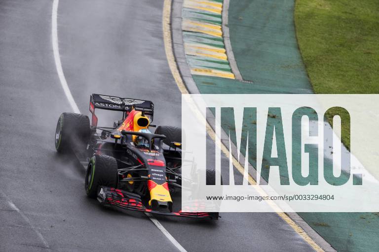24th March 2018, Melbourne Grand Prix Circuit, Melbourne, Australia; Melbourne Formula One Grand Prix, qualifying; The number 3 Aston Martin Red Bull driven by Daniel Ricciardo ActionPlus12004720