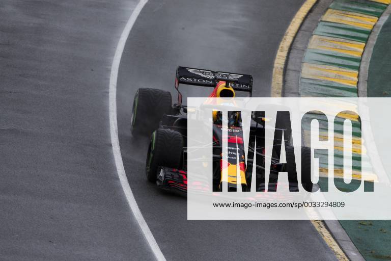 24th March 2018, Melbourne Grand Prix Circuit, Melbourne, Australia; Melbourne Formula One Grand Prix, qualifying; The number 3 Aston Martin Red Bull driven by Daniel Ricciardo ActionPlus12004725