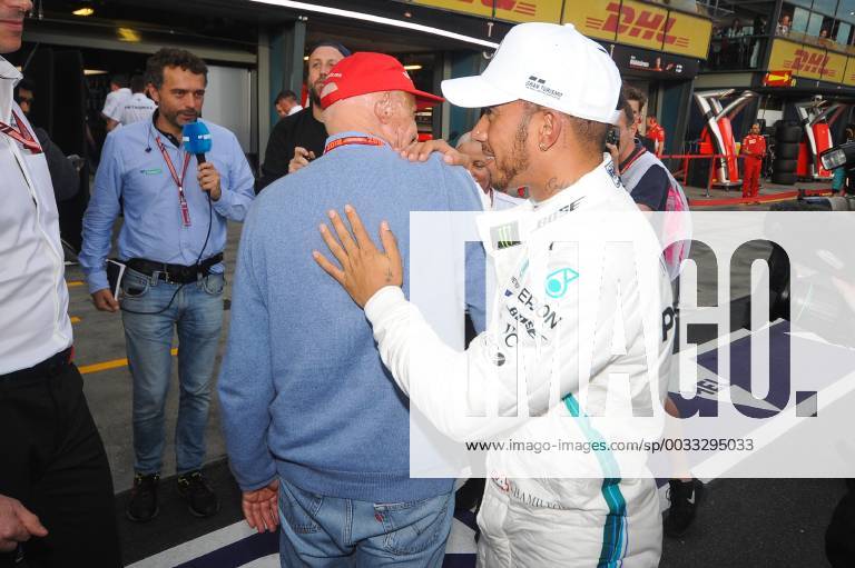 24th March 2018, Melbourne Grand Prix Circuit, Melbourne, Australia; Melbourne Formula One Grand Prix, qualifying; Lewis Hamilton (Great Britain) of Mercedes AMG Petronas F1 Team Mercedes greets Niki Lauda ActionPlus12004740