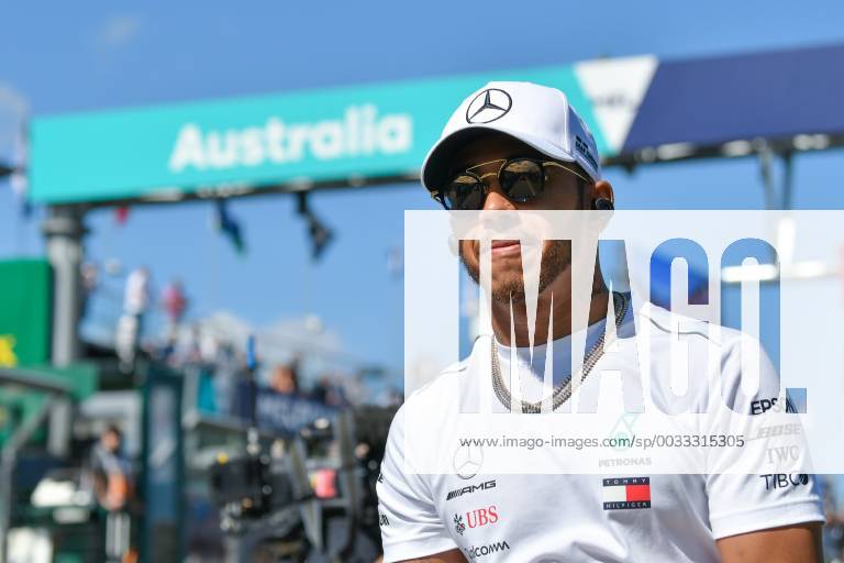 Lewis Hamilton (GBR) 44 from the Mercedes AMG Petronas Motorsport team waves to the crowd during the drivers parade at the 2018 Australian Formula One Grand Prix at Albert Park, Melbourne, Australia. Cal Media Formula One 2018: Australia - Race - ZUMAc04_ 20180325_zaf_c04_004