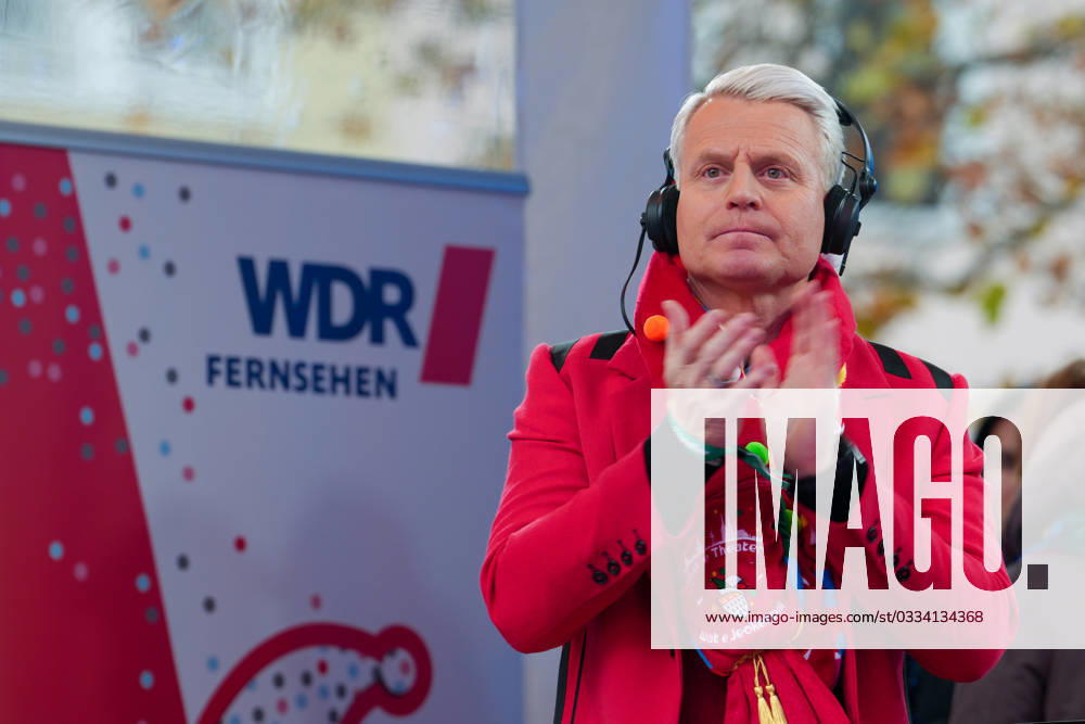 Cologne Carnival, session opening at the Heumarkt Guido Cantz presents the WDR broadcast at the opening of the Cologne Carnival at the Heumarkt in Cologne on Eleventh in Eleventh , Cologne, 11 11 2023 Cologne North Rhine-Westphalia Germany