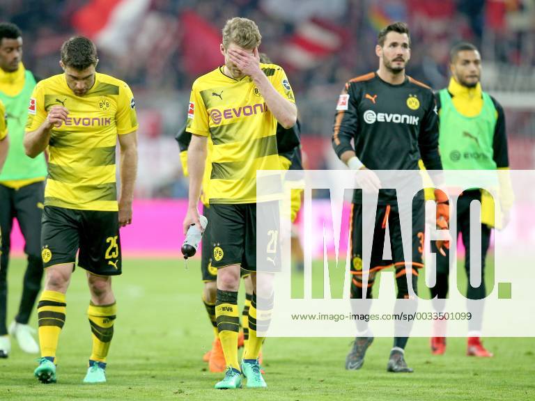 Sokratis Papastathopoulos Borussia Dortmund 25 Andre Schuerrle Borussia Dortmund 21 Roman Buerki Borussia Dortmund 38 After 6 0 FC Bayern Muenchen vs. Borussia Dortmund 1 Bundesliga Soccer 31 03 2018 Muenchen