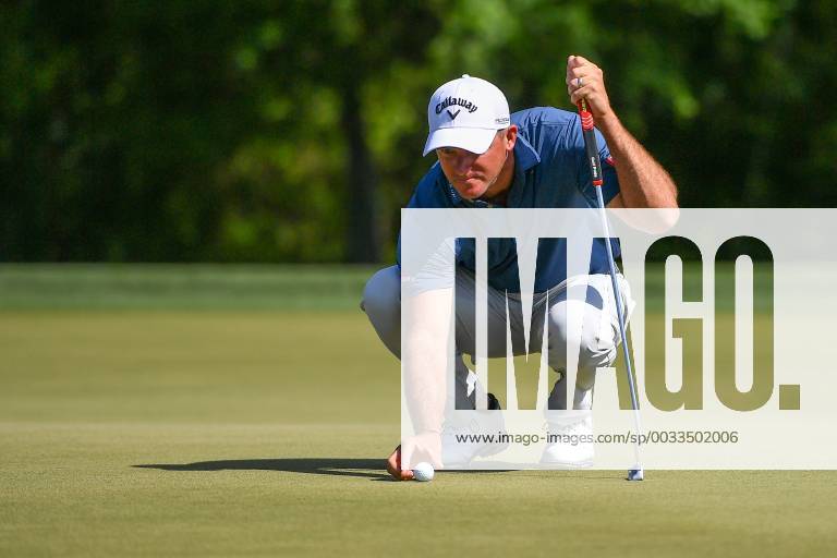 Henrik Stenson lines up a putt during the Houston Open at the Golf Club of Houston in Humble, Texas. CSM PGA Golf Herren 2018: Houton Open MAR 31 - ZUMAc04_ 20180331_zaf_c04_003