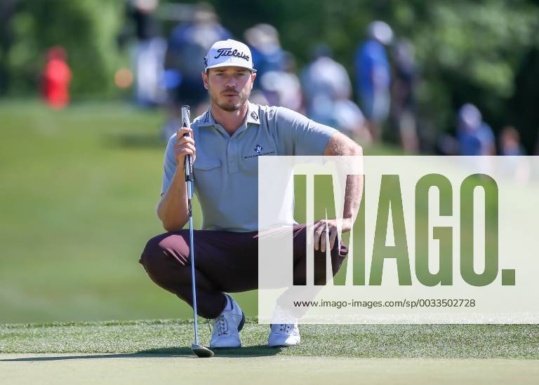 HUMBLE, TX - MARCH 31: Bronson Burgoon looks over his putt on 2 during Round 3 of the Houston Open on March 31, 2018 at Golf Club of Houston in Humble, Texas. (Photo by Leslie Plaza Johnson Icon Sportswire) GOLF: MAR 31 PGA Golf Herren - Houston Open Icon18033125