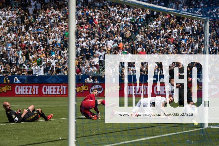 LA Galaxys Zlatan Ibrahimovic makes 4 3 behind Los Angeles FCs maze Tyler Miller during the football match in MLS between LA Galaxy and Los Angeles FC on March 31, 2018 in Los Angeles