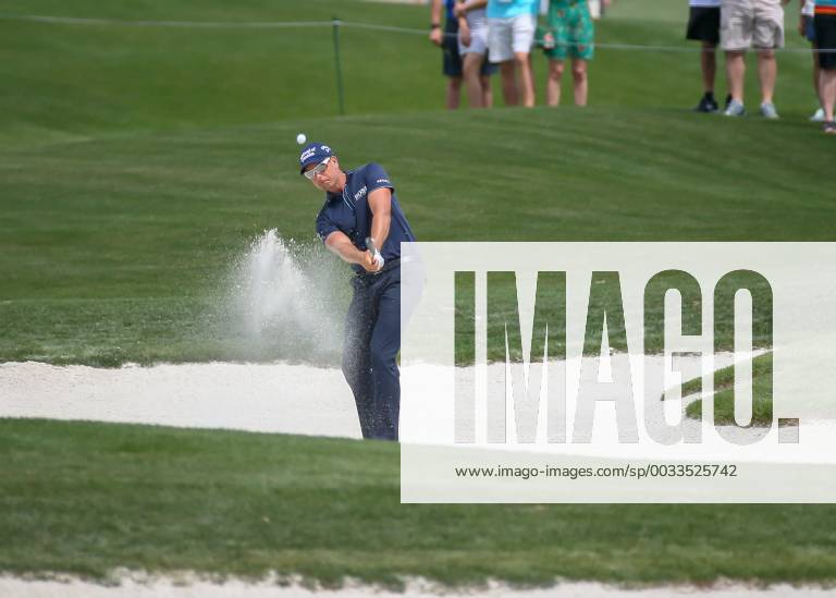 HUMBLE, TX - APRIL 01: Henrik Stenson (SWE) hits from the trap on 1 during the final round of the Houston Open on April 1, 2018 at the Golf Club of Houston in Humble, Texas. (Photo by Leslie Plaza Johnson Icon Sportswire) GOLF: APR 01 PGA Golf Herren - Houston Open Icon180401118