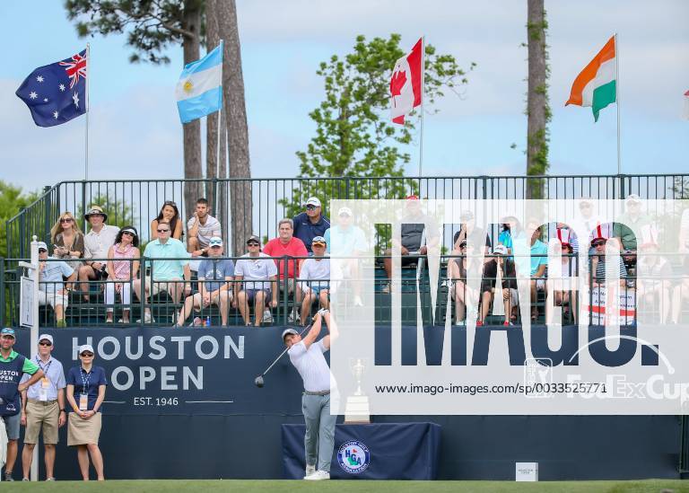 HUMBLE, TX - APRIL 01: Paul Dunne (IRE) watches his tee shot on 1 during the final round of the Houston Open on April 1, 2018 at the Golf Club of Houston in Humble, Texas. (Photo by Leslie Plaza Johnson Icon Sportswire) GOLF: APR 01 PGA Golf Herren - Houston Open Icon180401153