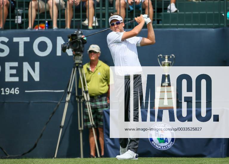 HUMBLE, TX - APRIL 01: Ian Poulter (GBR) watches his tee shot on 1 during the final round of the Houston Open on April 1, 2018 at the Golf Club of Houston in Humble, Texas. (Photo by Leslie Plaza Johnson Icon Sportswire) GOLF: APR 01 PGA Golf Herren - Houston Open Icon180401218