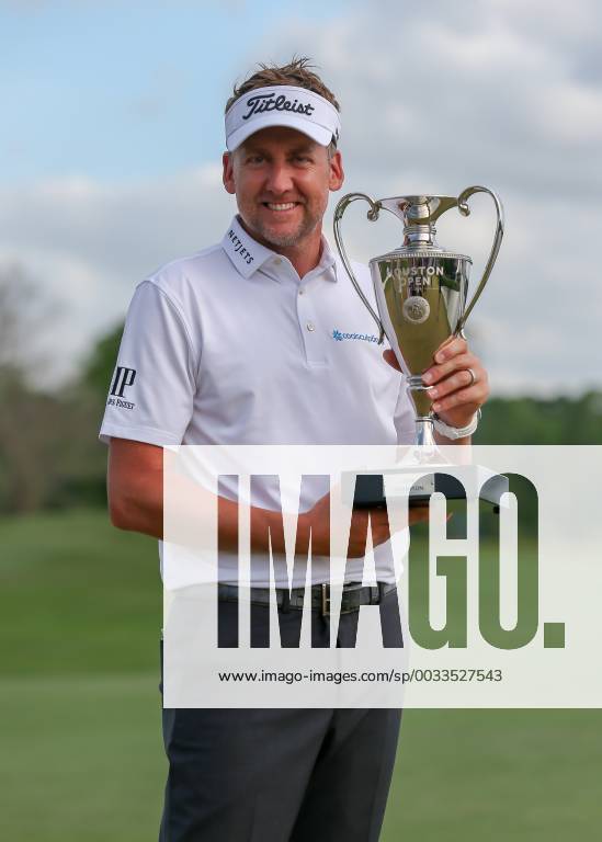 HUMBLE, TX - APRIL 01: Ian Poulter (GBR) holds up the Houston Open Championship trophy during the final round of the Houston Open on April 1, 2018 at the Golf Club of Houston in Humble, Texas. (Photo by Leslie Plaza Johnson Icon Sportswire) GOLF: APR 01 PGA Golf Herren - Houston Open Icon180401292