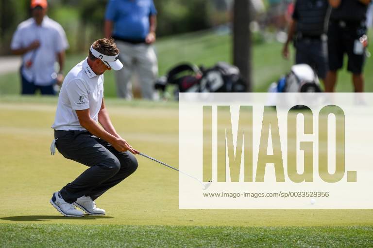 Ian Poulter just misses a birdie attempt during the Houston Open at the Golf Club of Houston in Humble, Texas. CSM PGA Golf Herren 2018: Houton Open APR 1 - ZUMAc04_ 20180401_zaf_c04_092