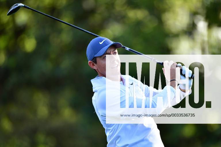 Rory McIlroy watches his drive off the 2nd fairway during a practice round before the start of the Masters at Augusta National Golf Club, on April 2, 2018 in Augusta, Georgia. AUG20180402305 KEVINxDIETSCH