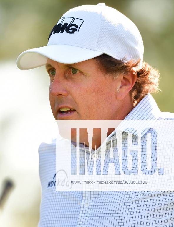 Phil Mickelson is seen on the 15th green during a practice round prior to the Masters golf tournament at the Augusta National Golf Club, on April 3, 2018 in Augusta, Georgia. AUG20180403325 KEVINxDIETSCH