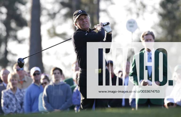 Honorary Starter Gary Player of South Africa hits a tee shot to begin the 1st round of the 2018 Masters Tournament at the Augusta National Golf Club in Augusta, Georgia, on April 5, 2018. AUG20180405107 JOHNxANGELILLO