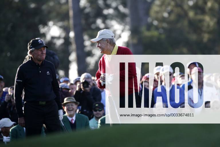 Honorary Starters Jack Nicklaus and Gary Player of South Africa smile at each other on the first hole tee box before the 1st round of the 2018 Masters Tournament at the Augusta National Golf Club in Augusta, Georgia, on April 5, 2018. AUG20180405106 JOHNxANGELILLO