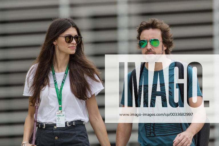 Fernando Alonso McLaren Honda with girlfriend Linda Morselli Grand Prix of Bahrain 2018 Race Motorsport Formula 1 05 04 2018 Sachir