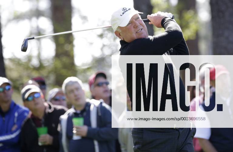 Mark O Meara hits his tee shot on the 4th hole in the 1st round of the 2018 Masters Tournament at the Augusta National Golf Club in Augusta, Georgia, on April 5, 2018. AUG20180405114 JOHNxANGELILLO