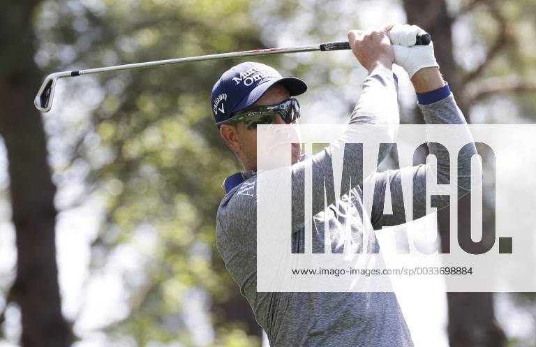 Henrik Stenson of Sweeden his tee shot on the 4th hole in the 1st round of the 2018 Masters Tournament at the Augusta National Golf Club in Augusta, Georgia, on April 5, 2018. AUG20180405133 JOHNxANGELILLO