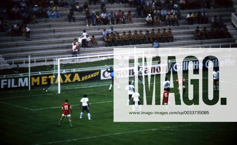 FIFA World Cup WM Weltmeisterschaft Fussball - Espana 1982 (Spain 1982) 15.6.1982, Nuevo Estadio, Elche. FIFA World Cup 1982, Group 3: Hungary v El Salvador. Tibor Nyilasi (8) opens the scoring after 4 minutes in a match that ended 10-1 to Hungary, record win in the World Cup history. Noxthirdxpartyxsales (75026363)