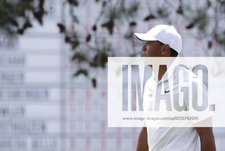 Tiger Woods reacts after a putt on the first hole in the 2nd round of the 2018 Masters Tournament at the Augusta National Golf Club in Augusta, Georgia, on April 6, 2018. AUG20180406127 JOHNxANGELILLO