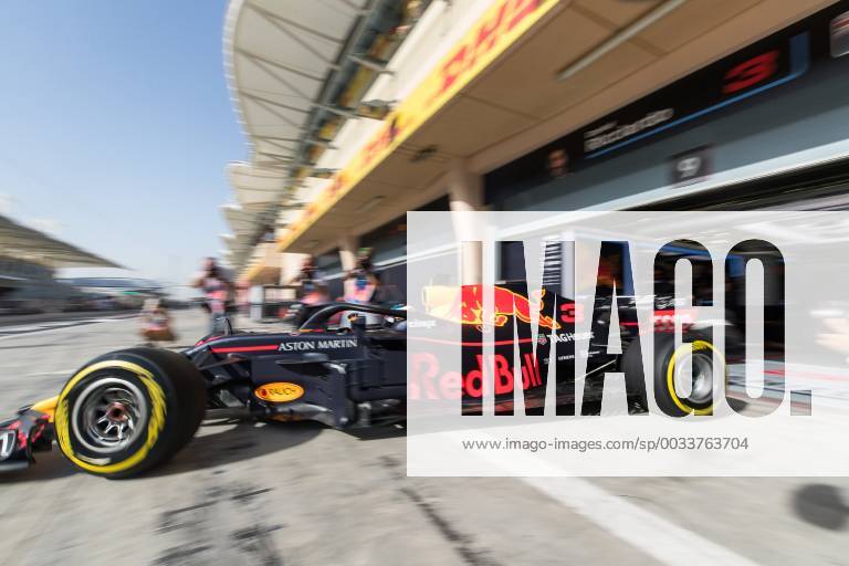 Daniel Ricciardo Red Bull Racing Bahrain Grand Prix 2018 Free Practice 07 04 18 Photo Illmann Eibner Sachir