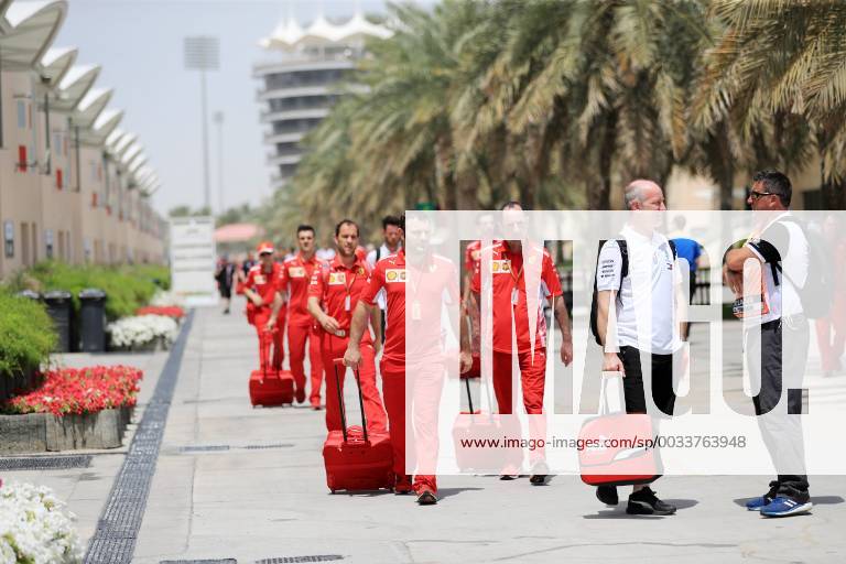 The technicians of Scuderia Ferrari on the way to the track Grand Bahrain Prize 2018 Free practice 07 04 18 Photo Illmann Eibner Sachir