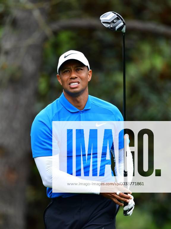 Tiger Woods watches his drive off of the 15th tee during the third round of the 2018 Masters Tournament at the Augusta National Golf Club in Augusta, Georgia, on April 7, 2018. AUG20180407318 KEVINxDIETSCH
