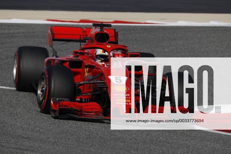 Jornada de clasificación del Gran Premio de Bahrein en el circuito de Sakhir. En la imagen, Sebastian Vettel.Grand Prix of Bahrein qualifying round at Sakhir circuit. In this picture, Sebastian Vettel. RV RACING PRESS