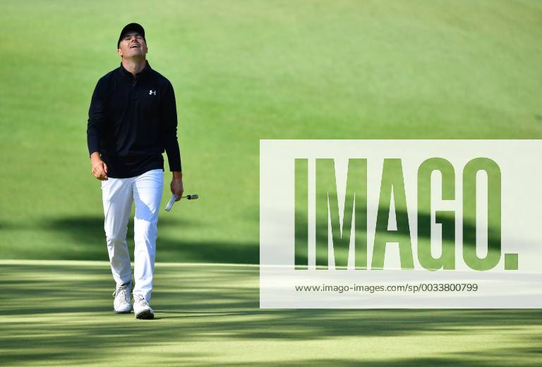 Jordan Spieth reacts after putting on the 10th green during round 4 of the 2018 Masters Tournament at the Augusta National Golf Club in Augusta, Georgia, on April 8, 2018. AUG20180408307 KEVINxDIETSCH
