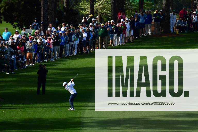 Rory McIlroy hits on the 10th fairway during the fourth round of the 2018 Masters Tournament at the Augusta National Golf Club in Augusta, Georgia, on April 8, 2018. AUG20180408329 KEVINxDIETSCH