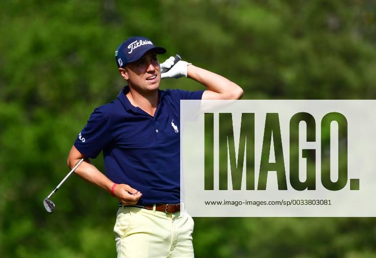 Justin Thomas reacts after hitting off the 12th tee during the fourth round of the 2018 Masters Tournament at the Augusta National Golf Club in Augusta, Georgia, on April 8, 2018. AUG20180408330 KEVINxDIETSCH