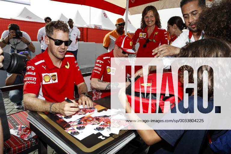 VETTEL Sebastian (ger), Scuderia Ferrari SF71H, portrait during 2018 Formula 1 FIA World Championship WM Weltmeisterschaft Bahrain Grand Prix, Sakhir Bahrain