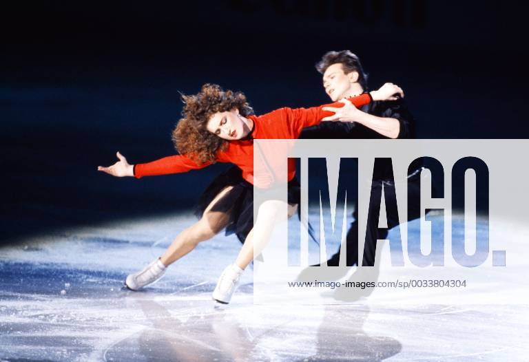Marina Klimowa Sergej Ponomarenko Olympic Champion World Champion European Champion USR Champion in Ice Dance World Cup victories in 89 90 92 OLY Victory 92 OLY Silver 88 EU Victory 89 90 91 92 USSR Champion in 85 86 89 90 Photo Skating Hall of Fame 2000 Today they live in California as figure skating Trainer
