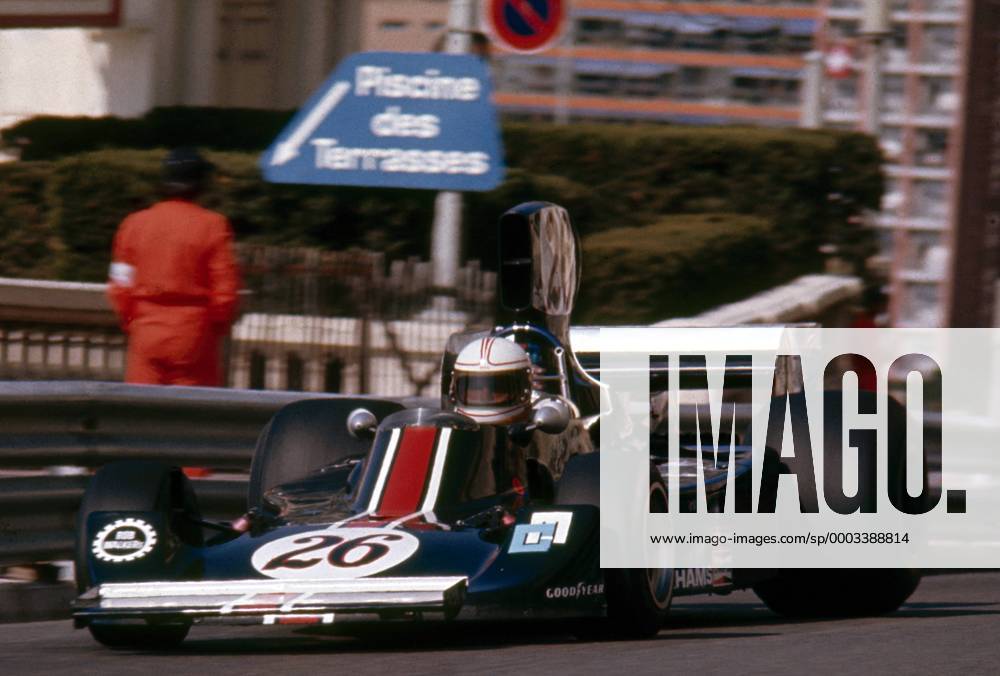 Alan Jones (Australien Hesketh Ford) in seinem Boliden - Motorsport Grand Prix Herren Großer Preis von Monaco 1975, Formel 1 Weltmeisterschaft, F1, F, GP, WM Einzelbild Monte Carlo Dynamik, Motorsport Grand Prix Herren Großer Preis von Monaco 1975, Formel 1 Weltmeisterschaft, F1, F, GP, WM Einzelbild Monte Carlo Dynamik,