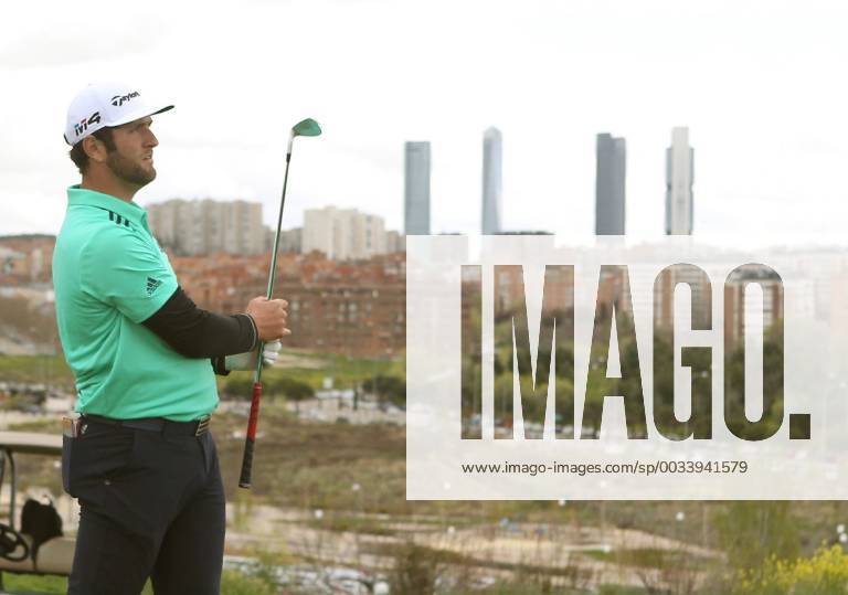 Jon Rahm of Spain hits his tee shot during the second day of the Spanish Open golf tournament in Madrid, Spain, 13 April 2018. Spanish Open golf tournament !ACHTUNG: NUR REDAKTIONELLE NUTZUNG!