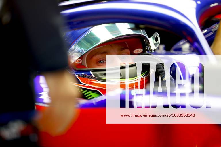 Shanghai: Motorsports: Formula 1 2018 Heineken Chinese Grand Prix Chinese Formula One Grand Prix Shanghai Circuit April 08, 2018 in Shanghai, China. , 28 Brendon Hartley (NZL Toro Rosso, Ferrari) , Shanghai China