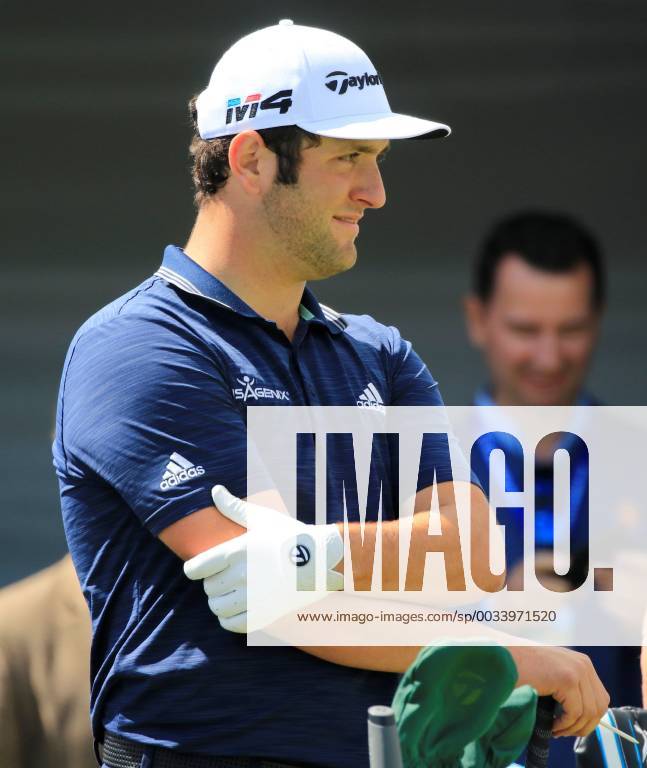 Jon Rahm of Spain reacts on the third day of Madrid Open golf tournament at the National Golf Course in Madrid, Spain, 14 April 2018. The Madrid Open runs from 12 to 15 April. Madrid Open !ACHTUNG: NUR REDAKTIONELLE NUTZUNG!