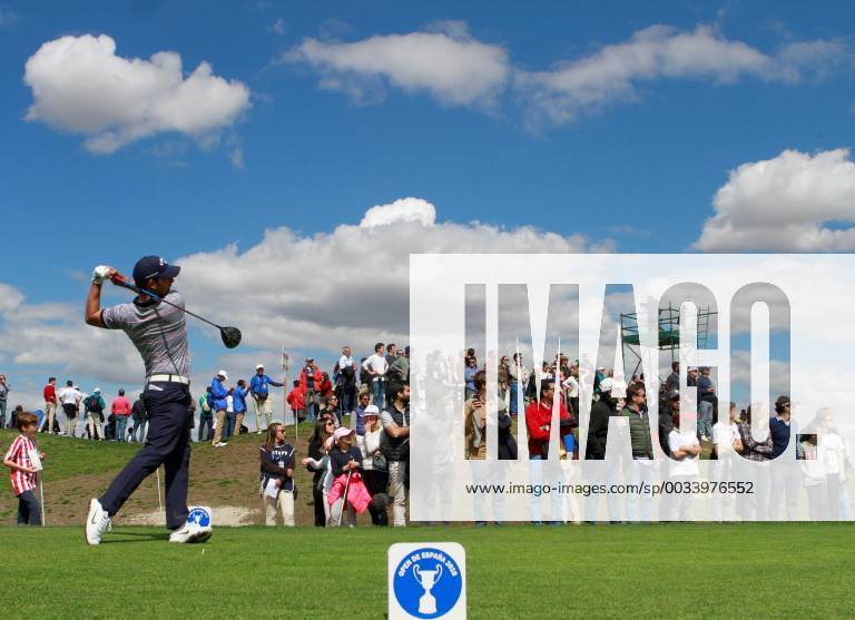 Pablo Larrazabal of Spain hits his tee shot on the third day of Madrid Open golf tournament at the National Golf Course in Madrid, Spain, 14 April 2018. The Madrid Open runs from 12 to 15 April. Madrid Open !ACHTUNG: NUR REDAKTIONELLE NUTZUNG!