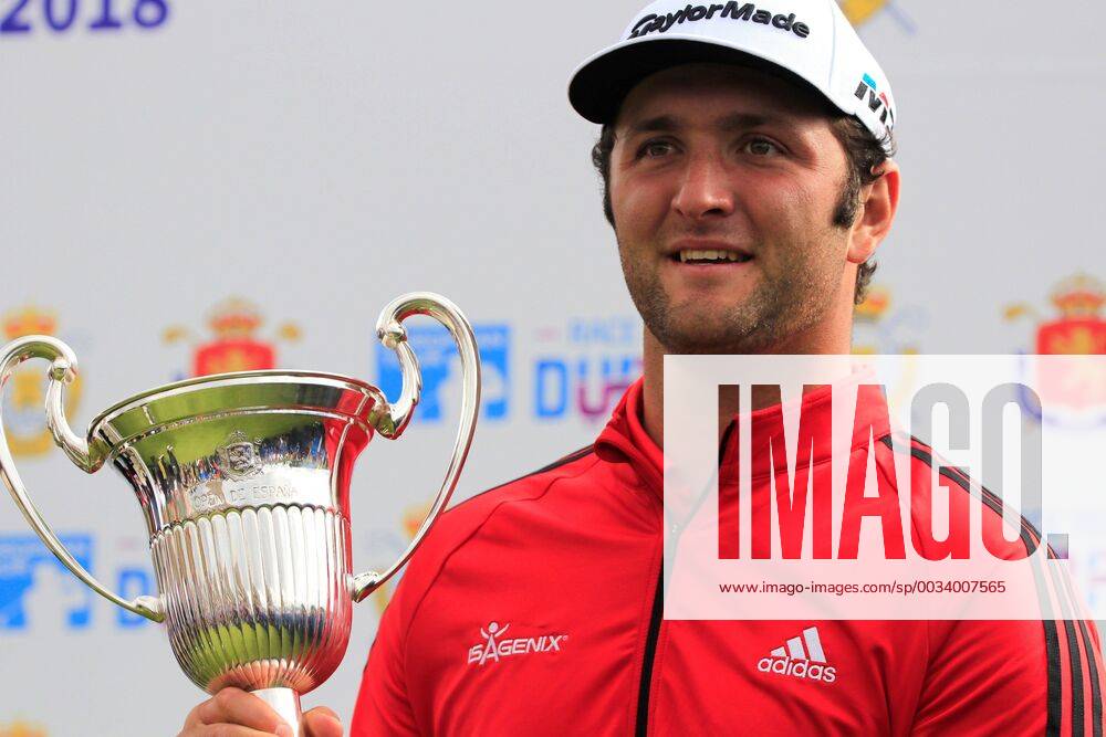 Jon Rahm of Spain celebrates after winning the Madrid Open golf tournament at the National Golf Course in Madrid, Spain, 15 April 2018. The Madrid Open runs from 12 to 15 April. Jon Rahm wins Madrid Golf Open !ACHTUNG: NUR REDAKTIONELLE NUTZUNG!