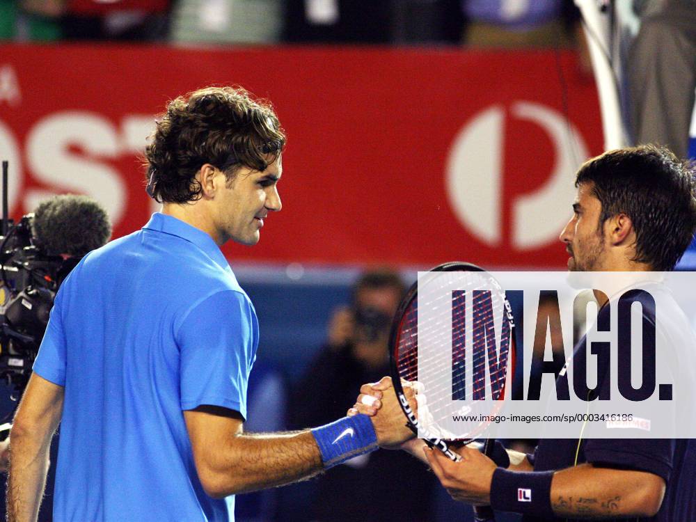 Janko Tipsarevic (Serbien, re.) gratuliert Roger Federer (Schweiz) Tennis Herren Australian Open 2008, Grand Slam, ATP Tour Gruppe Melbourne Tennis Herren Australian Open 2008, Grand Slam, ATP Tour Gruppe Melbourne