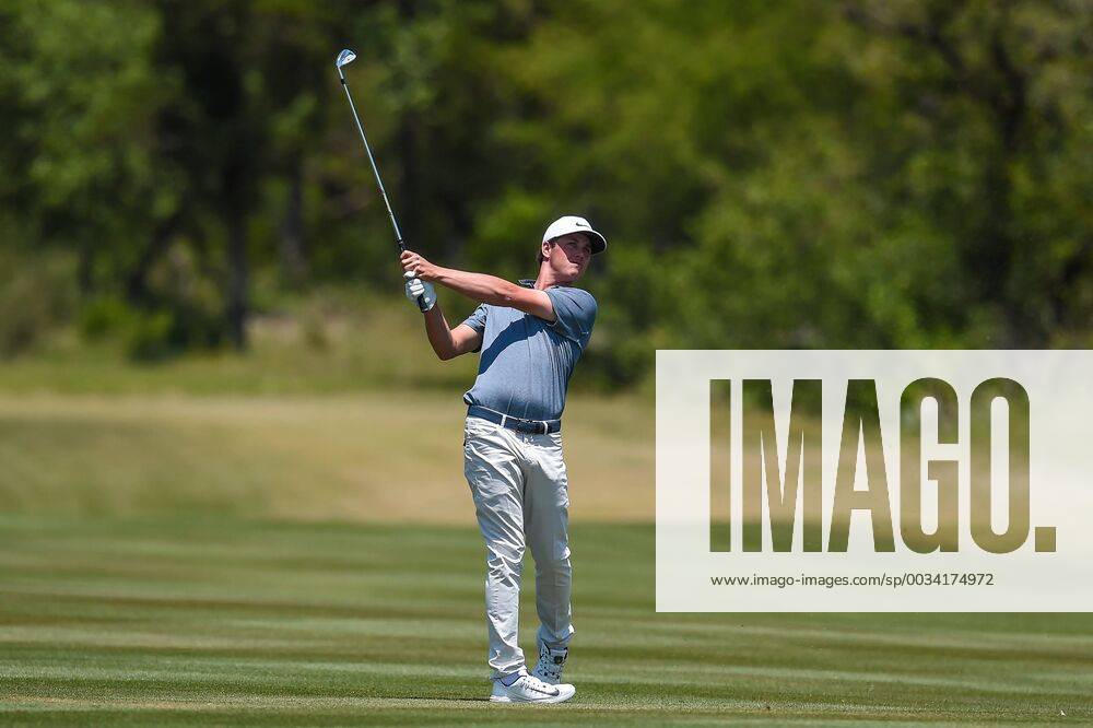 SAN ANTONIO, TX - APRIL 19: Cody Gribble watches his approach shot during the first round of the Valero Texas Open at the TPC San Antonio Oaks Course in San Antonio, TX on April 19, 2018. (Photo by Daniel Dunn Icon Sportswire) GOLF: APR 19 PGA Golf Herren - Valero Texas Open Icon18041946
