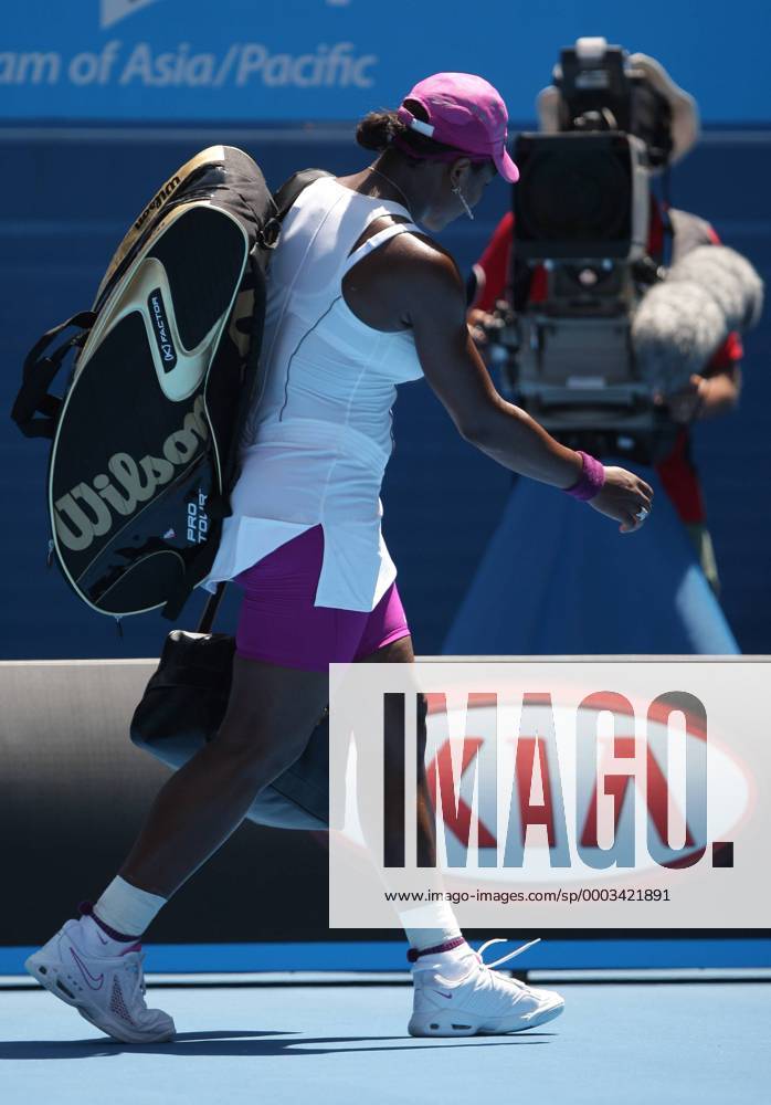 Serena Williams (USA) schleicht enttäuscht vom Platz Tennis Damen Australian Open 2008, Grand Slam, WTA Tour Einzelbild Melbourne Enttäuschung, Tennis Damen Australian Open 2008, Grand Slam, WTA Tour Einzelbild Melbourne Enttäuschung,