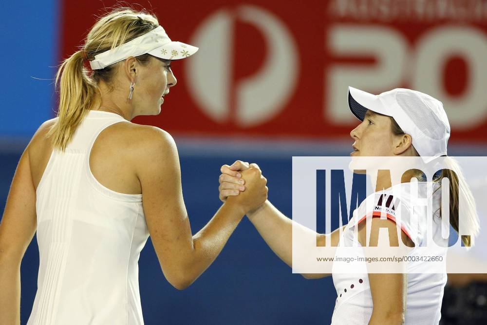 Justine Henin (Belgien, re.) gratuliert Maria Sharapova (Russland) - Tennis Damen Australian Open 2008, Grand Slam, WTA Tour Gruppe Melbourne Kameradschaft, Tennis Damen Australian Open 2008, Grand Slam, WTA Tour Gruppe Melbourne Kameradschaft,